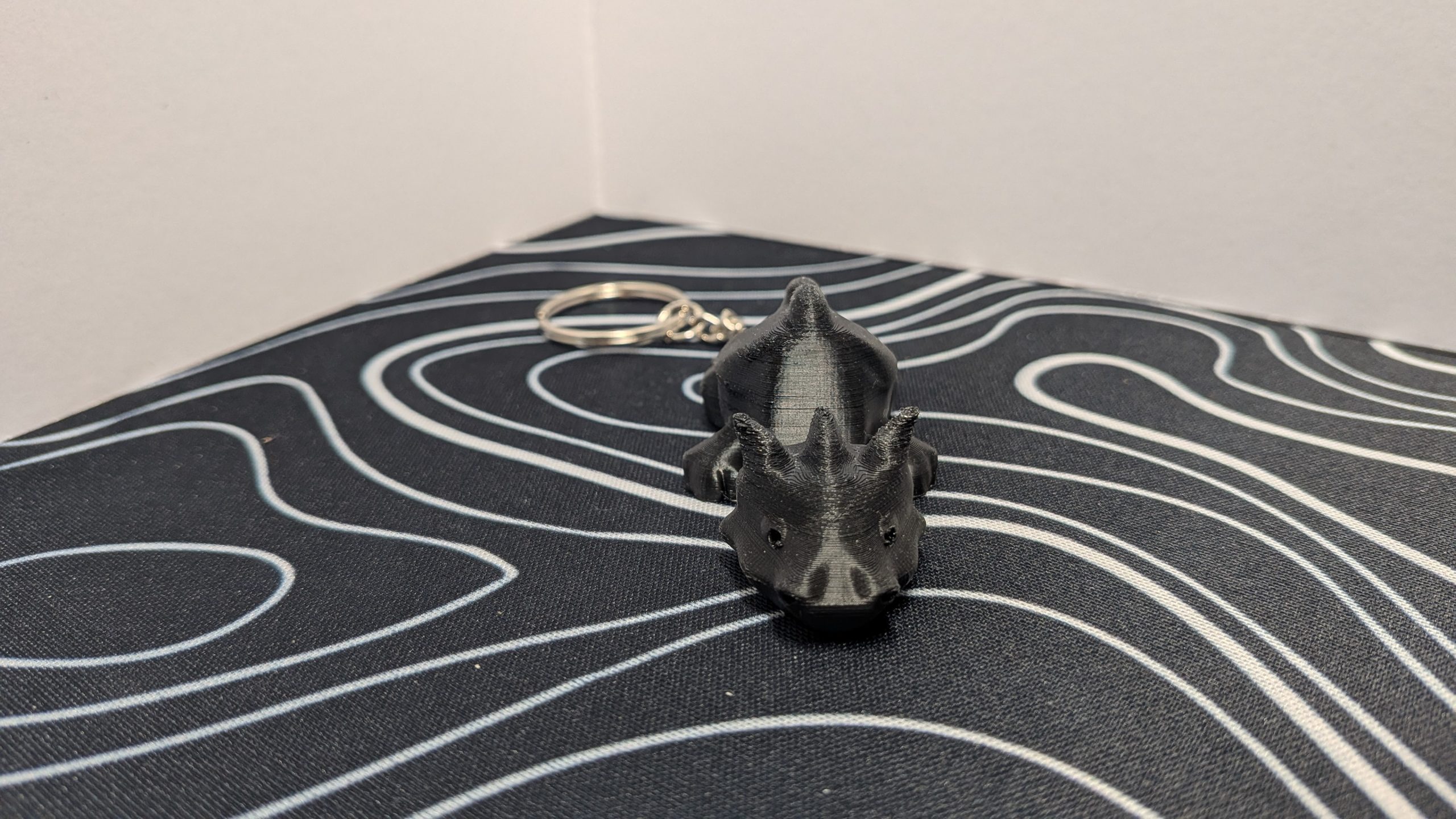 Dragon Keyring Phone Stand &ndash; Compact Keychain Phone Holder for Any Smartphone