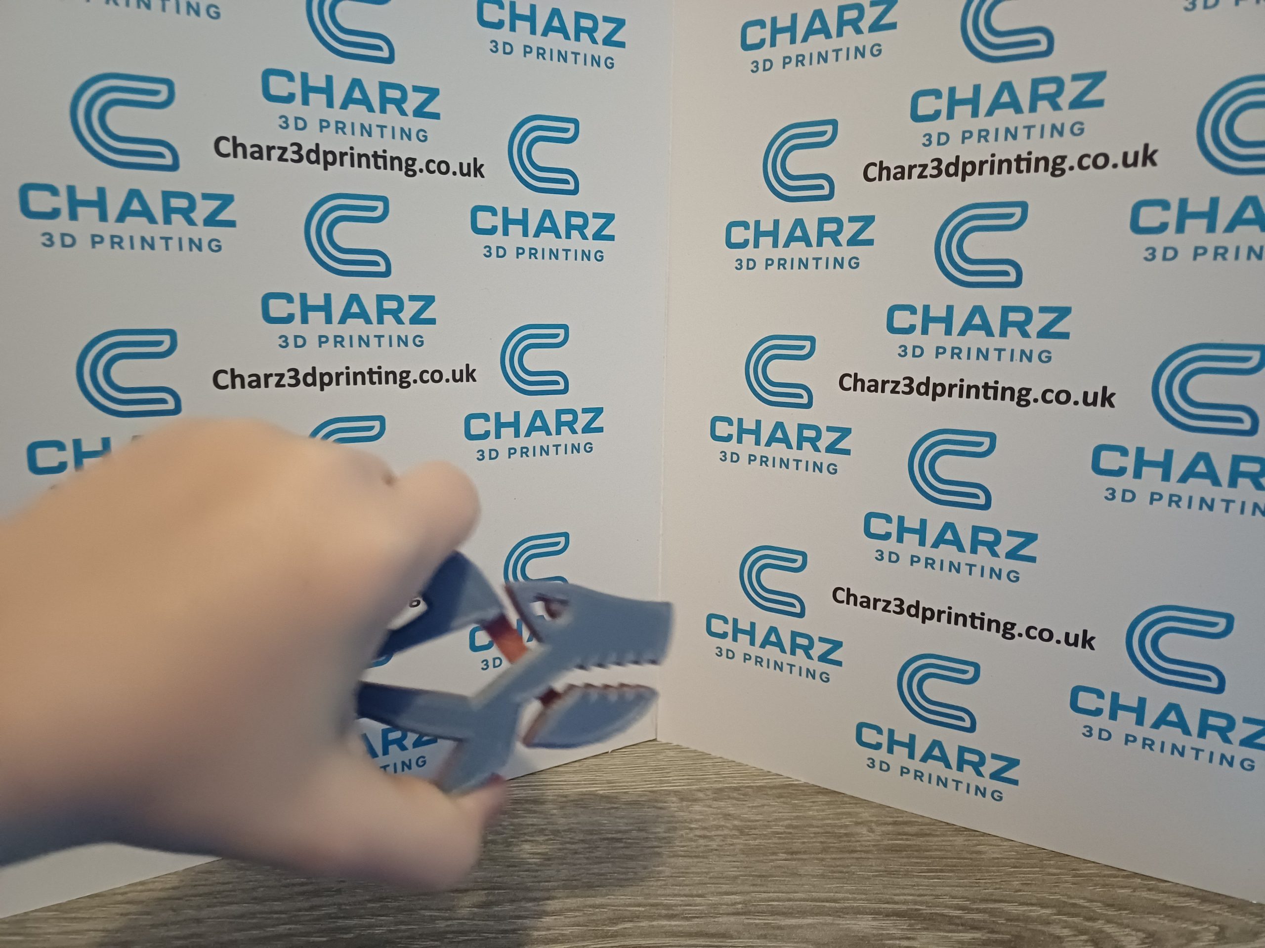 🦈 &ldquo;BITE BACK FRESHNESS!&rdquo; Shark Bag Clip That Locks in Crunch & Saves Your Snacks 🦈